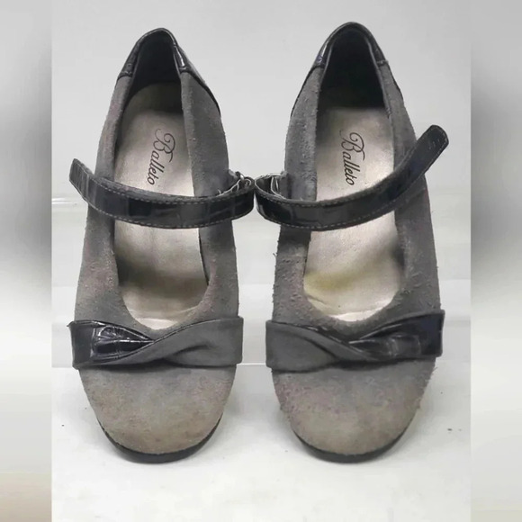 balleto Other - GIRLS BALLETO Leather Suede Light gray Maryjane Dress shoe Flexible Sole Comfort